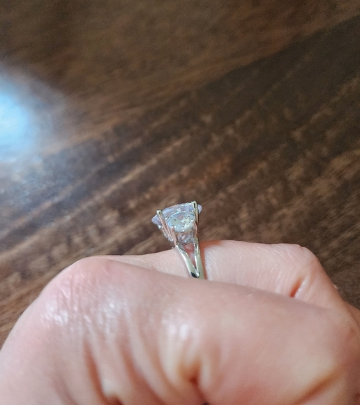 New! 3 Stone Sterling Silver 3 Stone Ring Size 9 Approx 7 Ct Center Stone - Picture 6 of 7